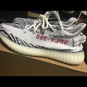 Adidas Yeezy Boost 350 v2 Zebra Size 9 AUTHENTIC
